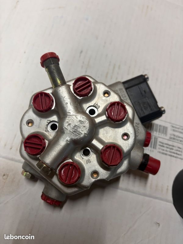Dosier distributeur injection Bosch K-Jetronic Ferrari Testarossa (1984-1991) + WUR (image 2)