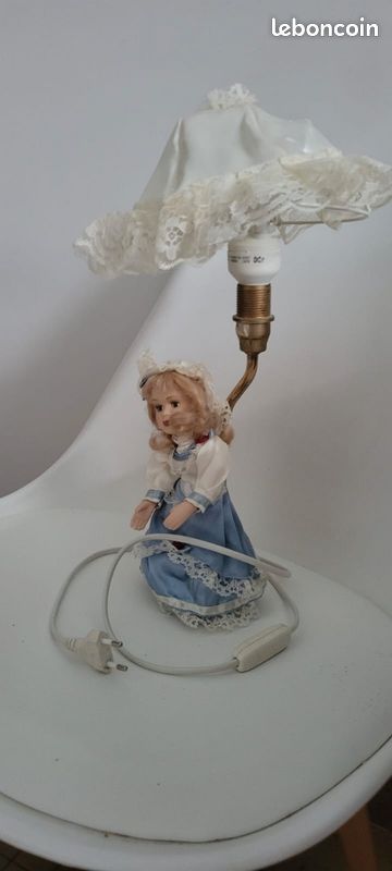 Lampe porcelaine poupée (image 2)