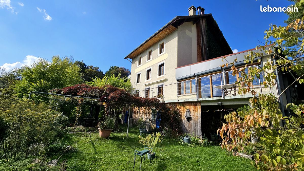 Maison 15 pièces 306 m² · à Villers-le-Lac · 306 m² · 840 000 €