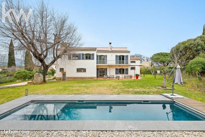 Maison 6 pièces 240 m²