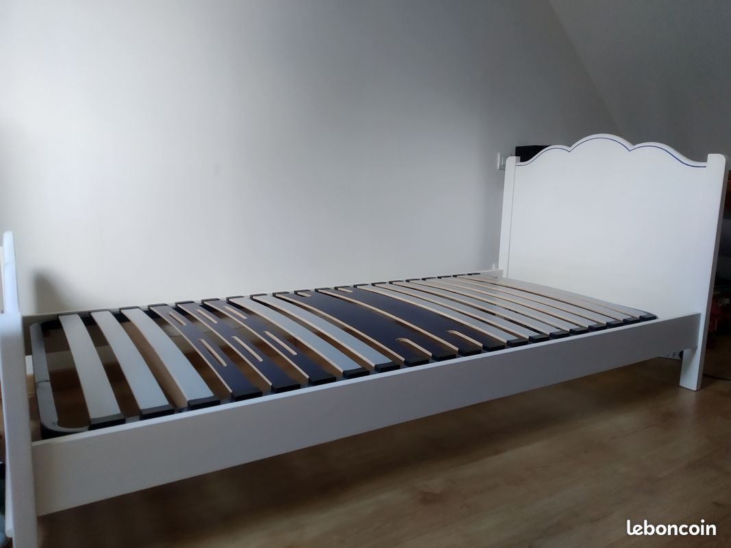 Lit 1 personne en pin massif 90x190 en très bon état (sans sommier) (image 3)