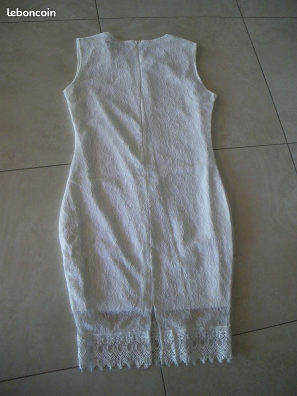 Robe Blanche Porte Sans Manches - Taille 40 Neuve (sans étiquette) - Couleur Kaki/corail/blanc - Longueur Au Genou - Style Court Et Féminin
