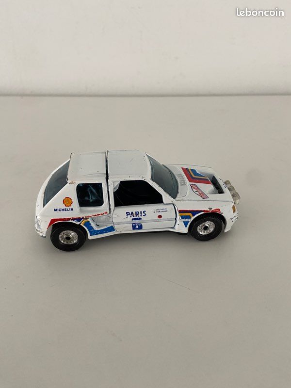 Peugeot 205 T16 Rallye MonteCarlo Corgi 1/38