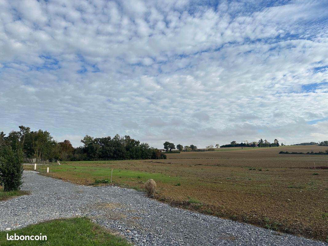 Terrain 1000 m² · à Fleurance · 1 000 m² · 45 000 €