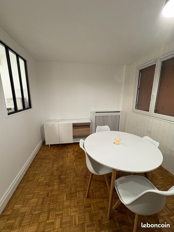 Appartement 1 pièce 20 m² · à Versailles · 20 m² · 830 €/mois