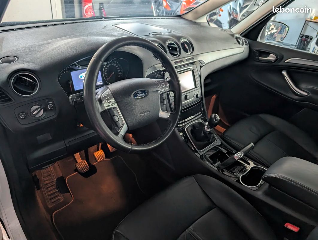FORD GALAXY II 2.2 TDCI 200 FAP Titanium 7 places (image 14)