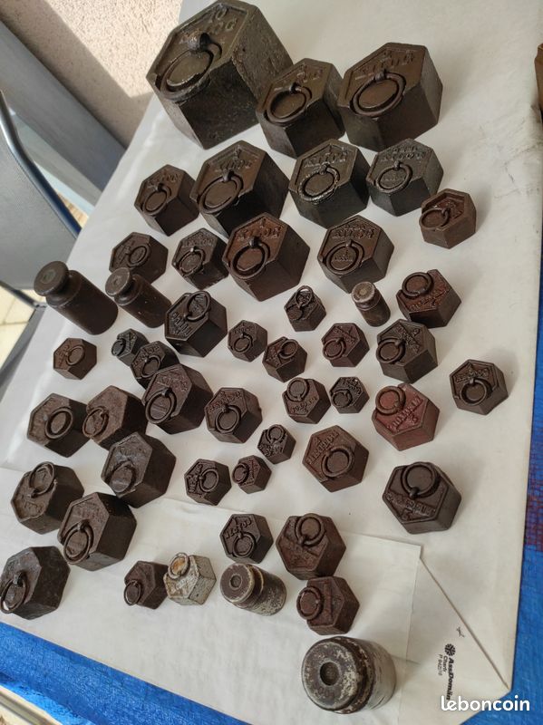 GROS POIDS DE 10 KILO plus LIVRAISON POSSIBLE CHARTRES le poids Lot 49 poids en fonte pour déco collection balance poids pour balance bascule agricole prix du lot 37 euros JE DISPOSE POIDS LAITON (image 5)