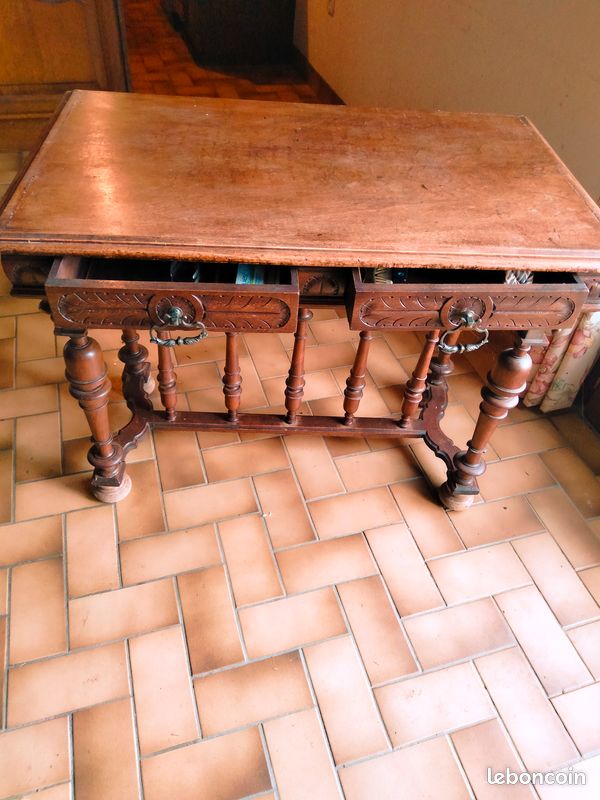 Table style gothique (image 4)