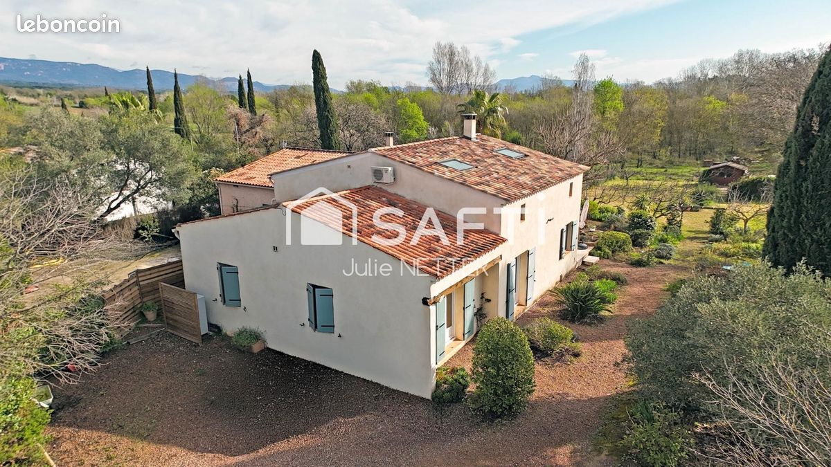 Maison 5 pièces 160 m² · à Roquebrune-sur-Argens · 160 m² · 590 000 €