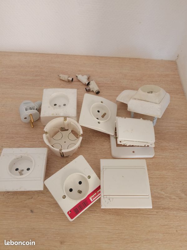 Lot ou unité prise et interrupteur électrique (image 2)