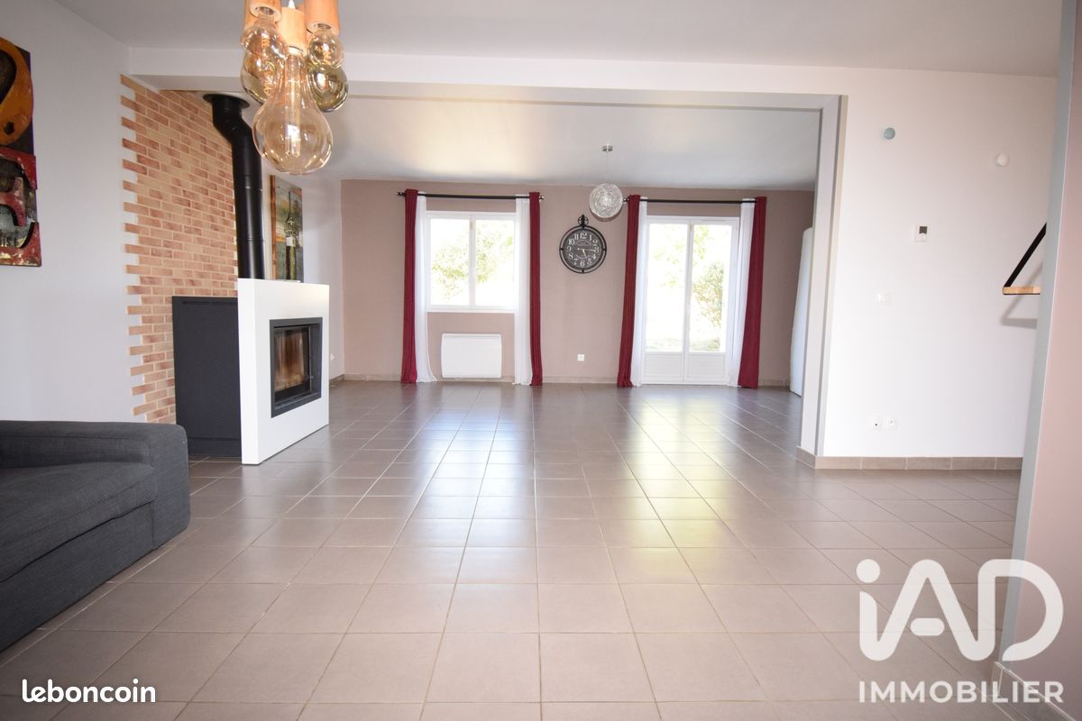 Maison 7 pièces 160 m² · à Soignolles-en-Brie · 160 m² · 385 000 €