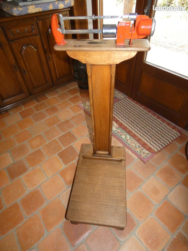 Balance ancienne de pharmacie (image 1)