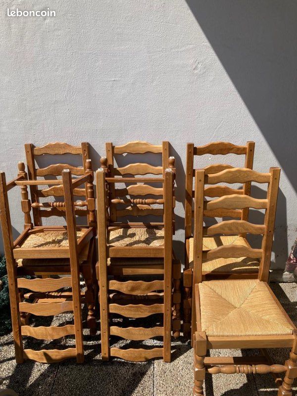 Chaise en bois (image 1)