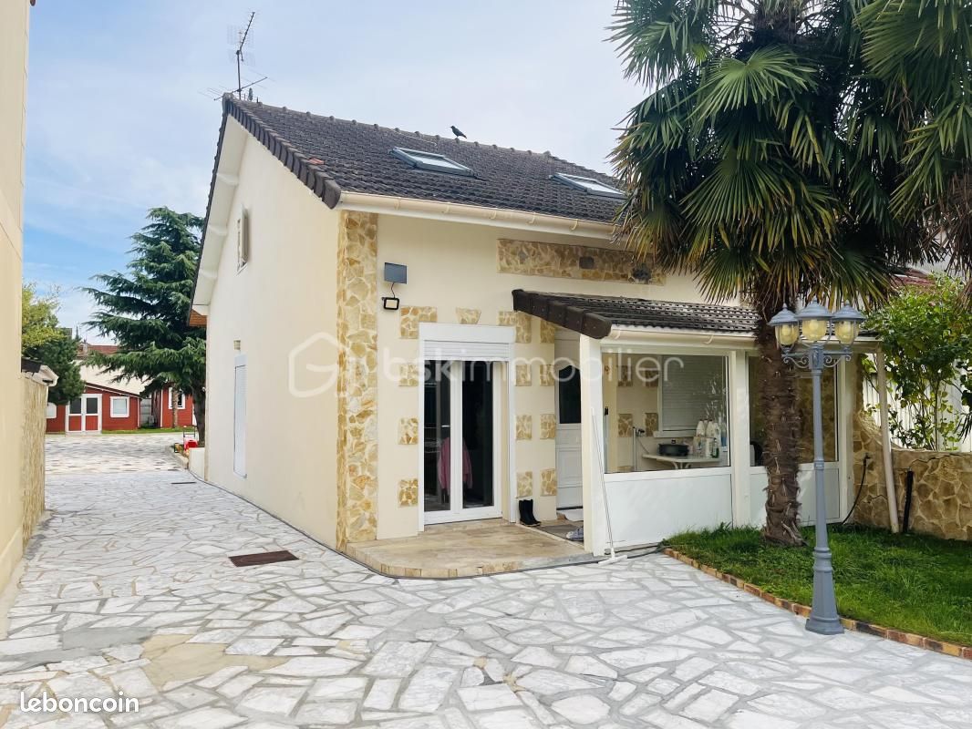 Maison 5 pièces 82 m² · à Montfermeil · 82 m² · 365 000 €