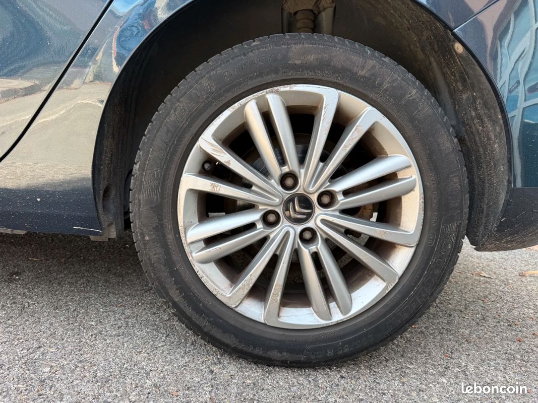 CITROEN C4 C4 VTi 120 Confort / RADAR AR / REGULATEUR (image 29)