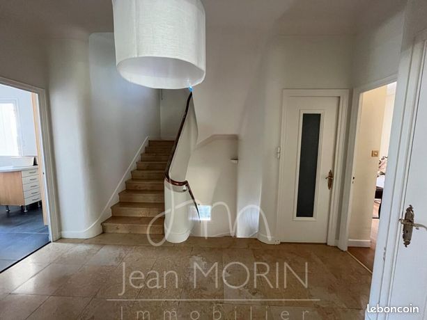 Maison de ville 11 pièces 232 m²