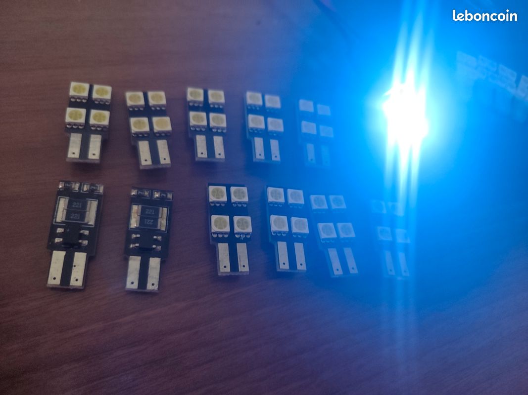 Lot 12 ampoules Led canbus T10 (image 1)