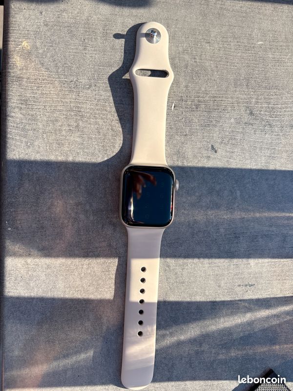 Apple Watch (image 1)
