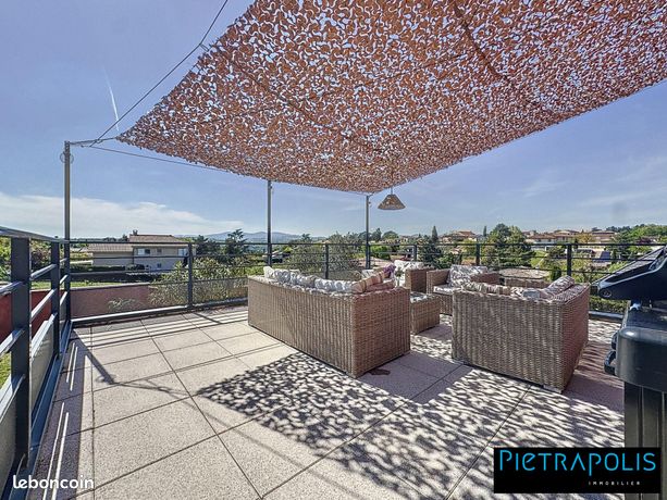 Maison 8 pièces 322 m²
