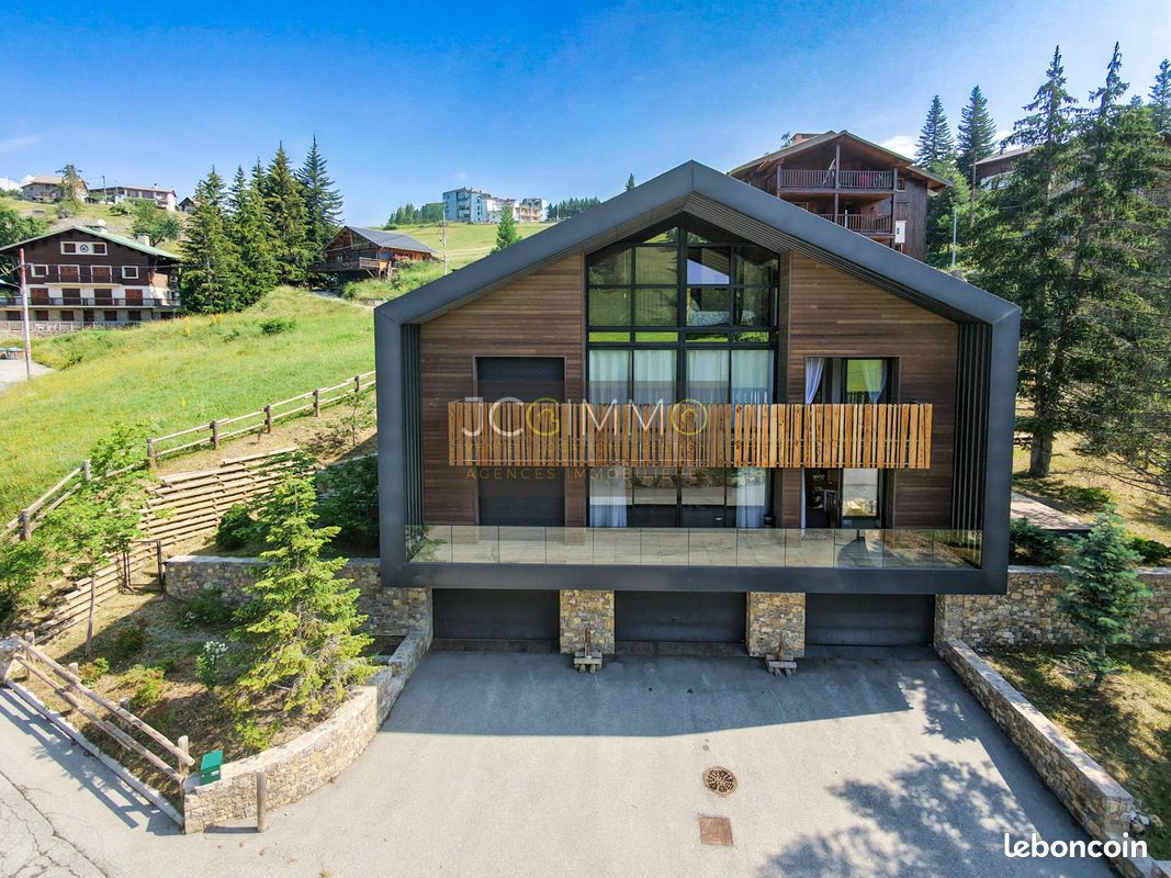 Appartement 4 pièces 145 m² · à Péone · 145 m² · 599 000 €