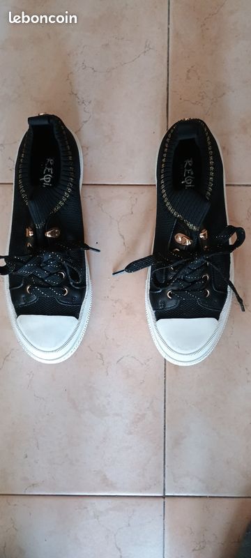 Baskets neuves imperial crochet noir/or Marque Requins Chaussures