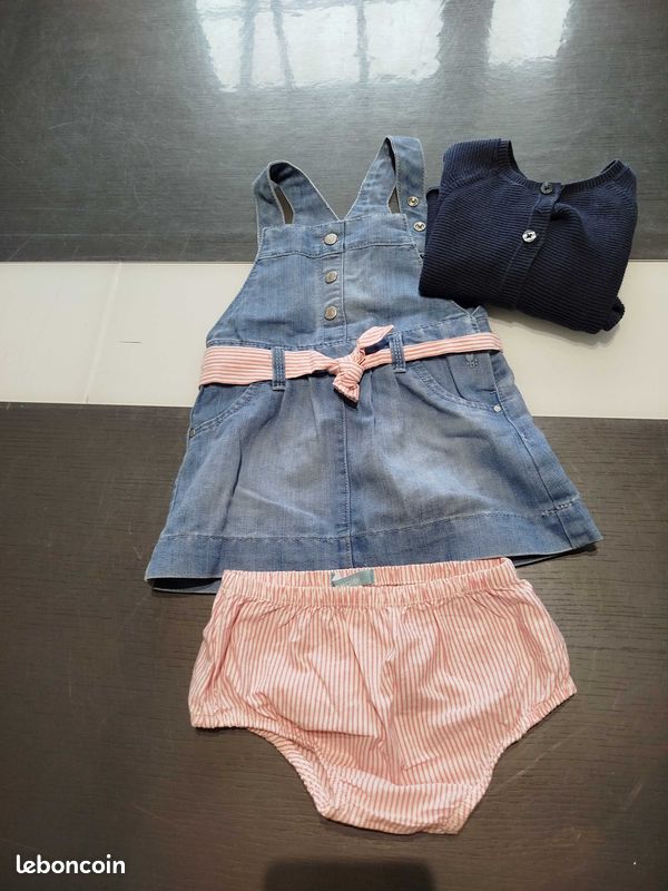 Ensemble robe à bretelles en jean's avec gilet et culotte 12 mois (image 1)
