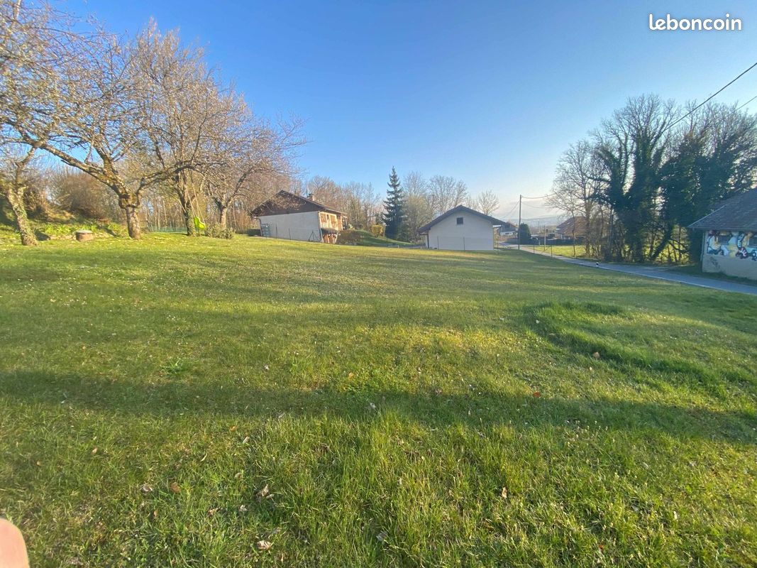 Terrain 720 m² · à Fillière · 250 000 €