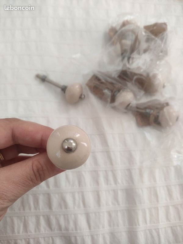 Petits boutons de portes x8 (image 1)