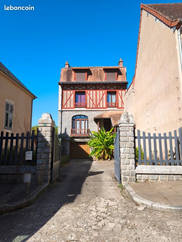 Maison 8 pièces 170 m² · à La Celle-Dunoise · 170 m² · 169 900 €