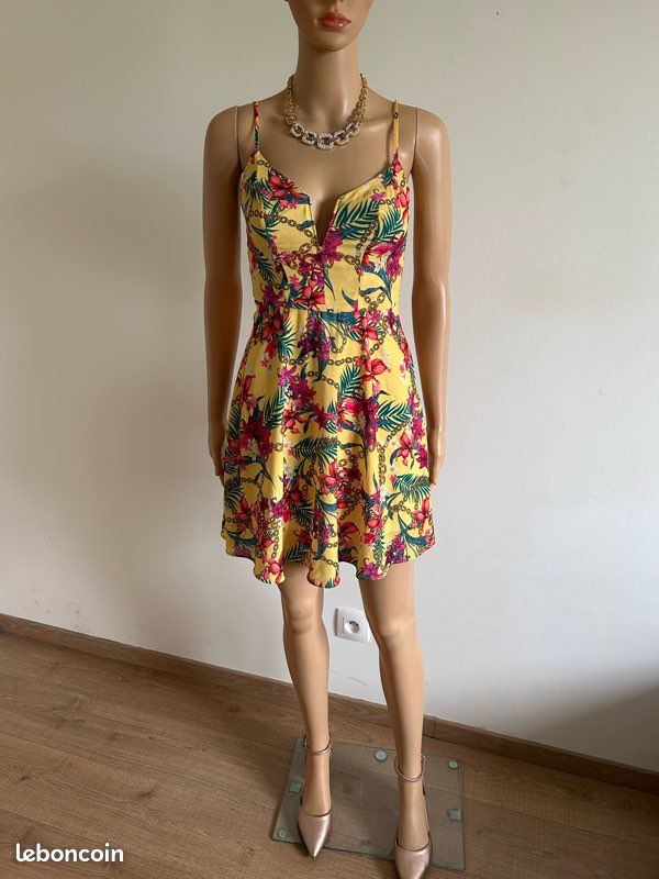 Robe De Marque GUESS - Taille XS - Occasion En Très Bon état