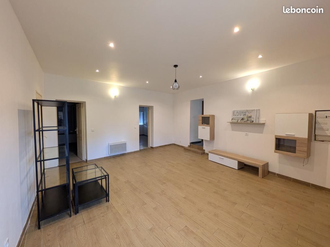 Appartement 3 pièces 90 m² · à Oraison · 90 m² · 750 €/mois