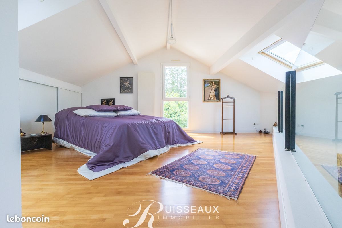 Propriété 8 pièces 219 m² (image 19)
