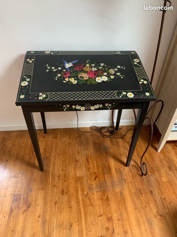 Bureau (image 1)