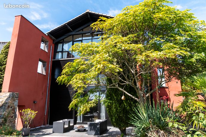 Maison 9 pièces 300 m²