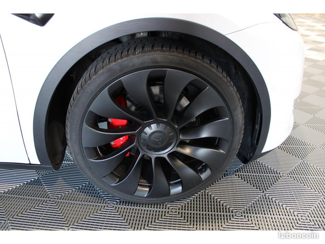 TESLA MODEL Y AWD Performance - Première main (image 27)