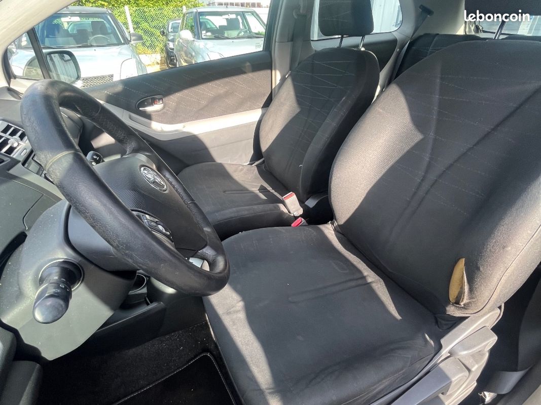 TOYOTA YARIS II 1.4 - 90 D-4D NaviMedia MultiMode (image 12)