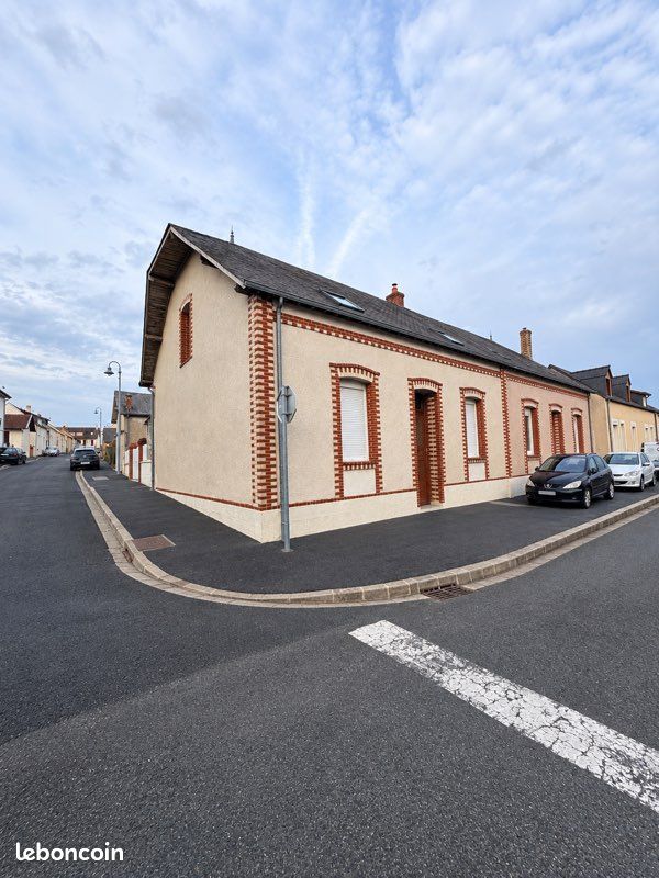 Maison 9 pièces 114 m² · à Malicorne-sur-Sarthe · 114 m² · 195 000 €
