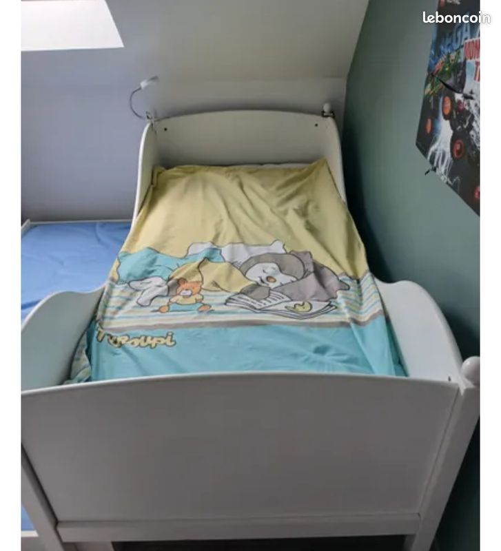 Lit (image 1)