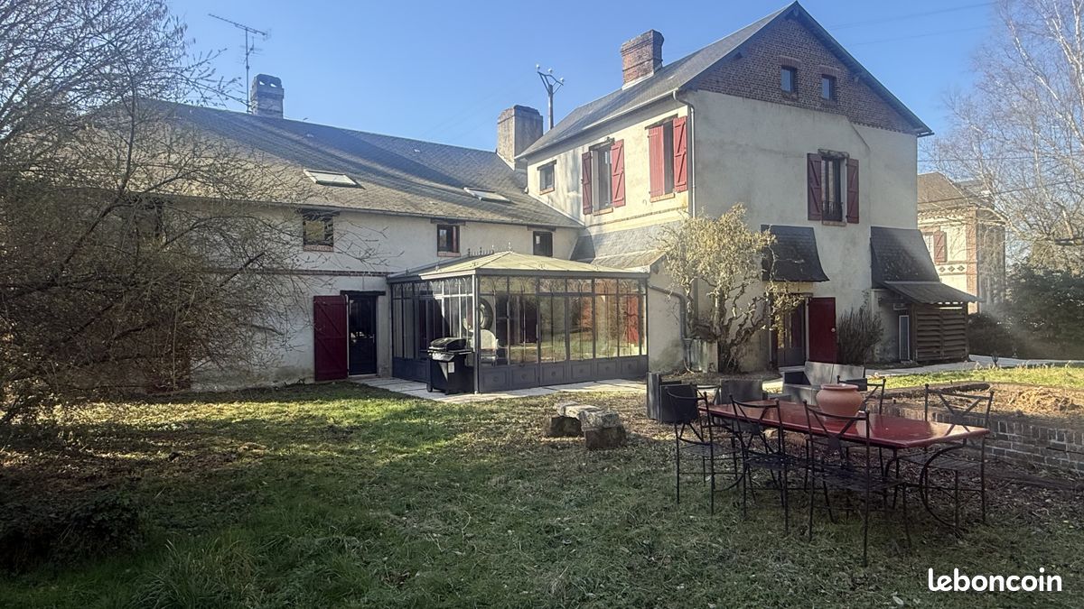 Maison 11 pièces 401 m² · à Livarot-Pays-d'Auge · 401 m² · 349 000 €