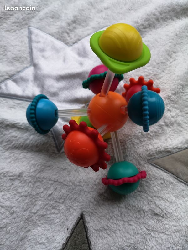 Le hochet Wimzle de Fat Brain Toys (jeux d'éveil des 6 mois) (image 1)