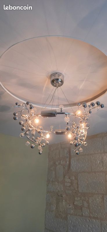 Lustre design contemporain (image 1)
