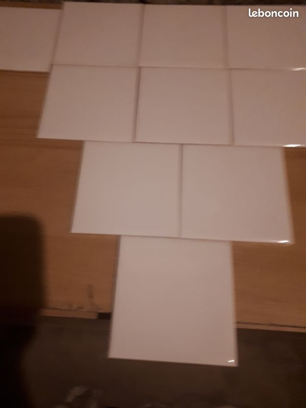 Lot de 92 carreaux faience 11x11cm blancs 20,00 Euros (image 2)