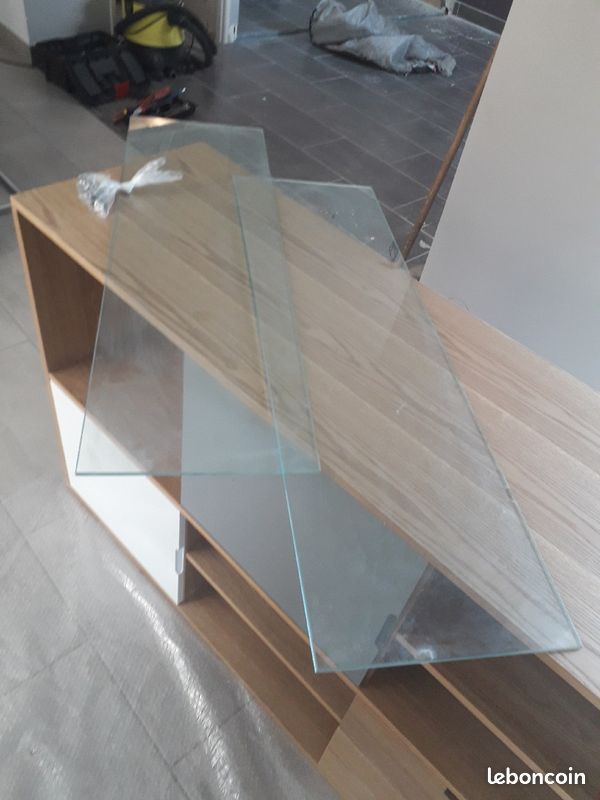 Étagères en verre (image 1)