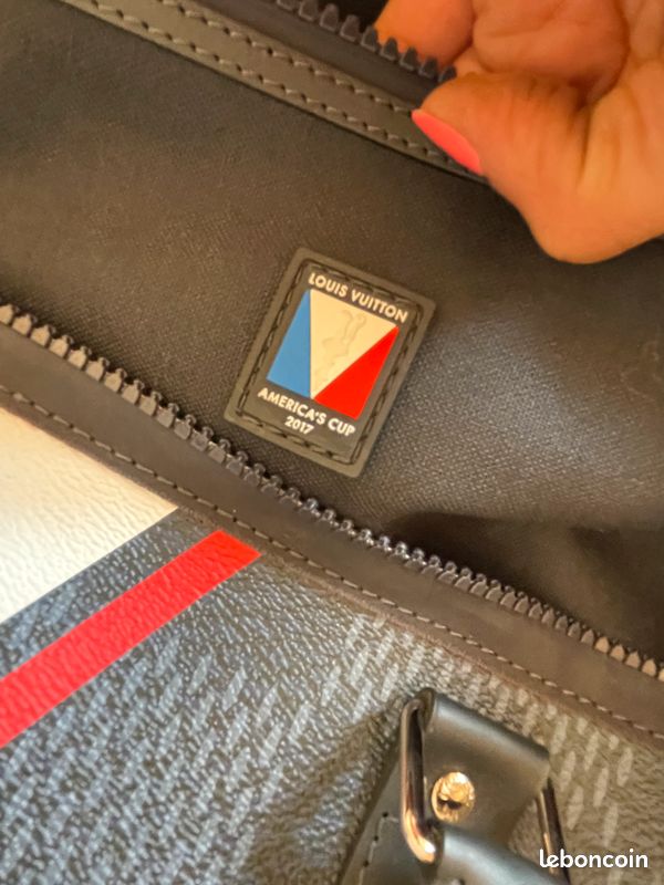 Sac de voyage Louis Vuitton authentique (image 4)