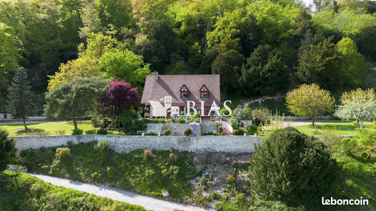 Maison 7 pièces 142 m² · à Bourg-Achard · 142 m² · 512 900 €