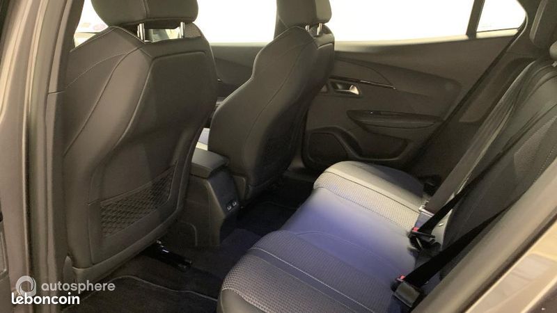 Peugeot 2008 1.2 PureTech 130ch S&S GT (image 13)