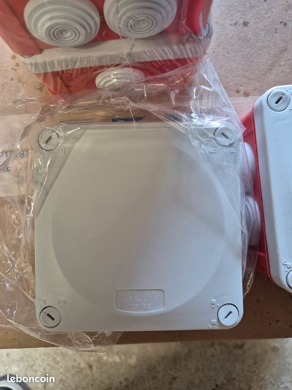 BOITIER OPTIBOX IP55 1/4T.100X100X55 MM