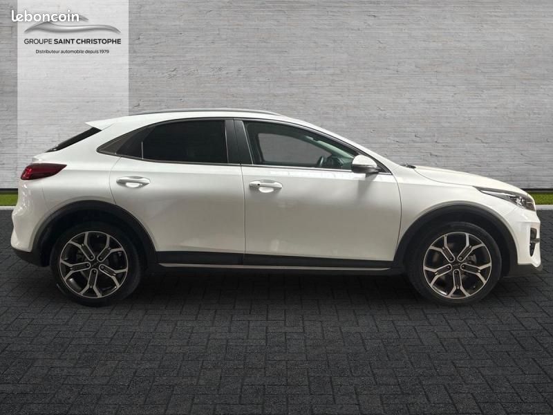Kia XCeed 1.6 GDi 105ch + Plug-In 60.5ch Black & White Edition DCT6 MY22 (image 7)