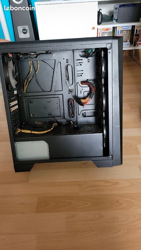 Boîtier aerocool avec alimentation et 5 ventilateurs (image 1)