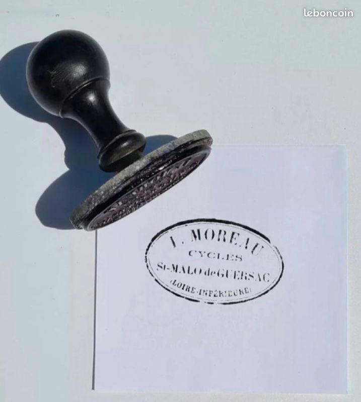 Créateur de lampes uniques à partir d'anciens objets